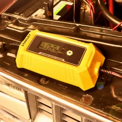 Stanley Stanley 12V Battery Charger 8A - UK Plug
