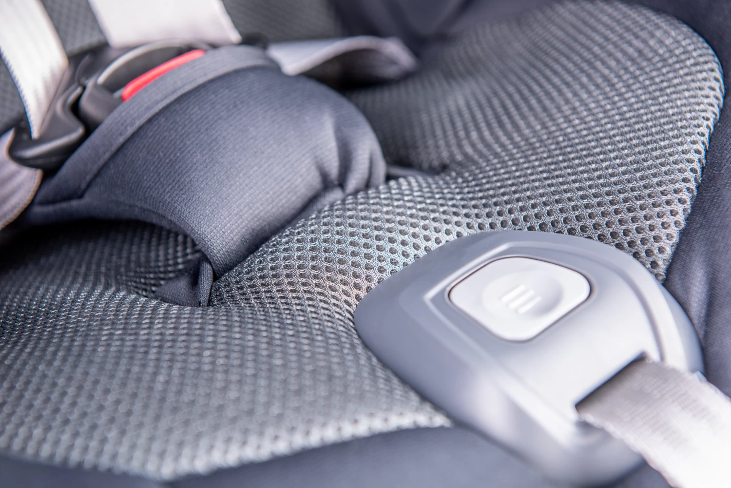 Cozy N Safe Car Seats The Cozy N Safe Merlin Group 0+/1 360° Child Car Seat - Black/Grey 7 Cozy N Safe Car Seats The Cozy N Safe Merlin Group 0+/1 360° Child Car Seat - Black/Grey - Image 5