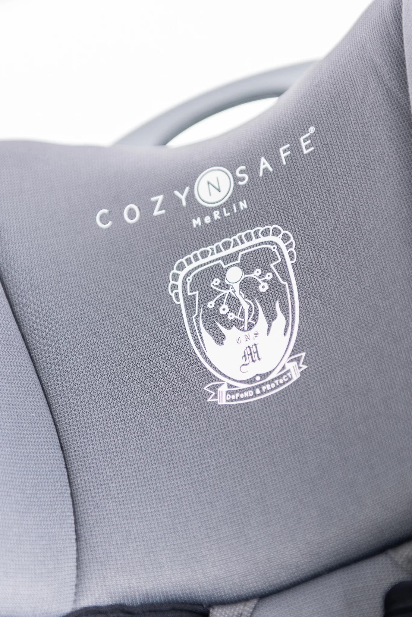 Cozy N Safe Car Seats The Cozy N Safe Merlin Group 0+/1 360° Child Car Seat - Black/Grey 8 Cozy N Safe Car Seats The Cozy N Safe Merlin Group 0+/1 360° Child Car Seat - Black/Grey - Image 6