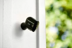 Arlo Arlo Pro 4 3-Cam Kit Gloss Black